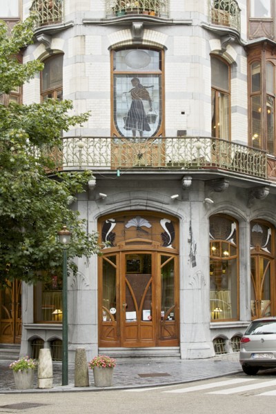 La Porteuse d'Eau, 25 Rue Vanderschrick, Brussels, Belgium, (1904), c2014-c2017. Artist: Alan John Ainsworth.