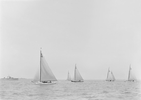 Boats 'Polly', 'Jean' and 'Victoria' starting 6 Metre race, 1921. Creator: Kirk & Sons of Cowes.