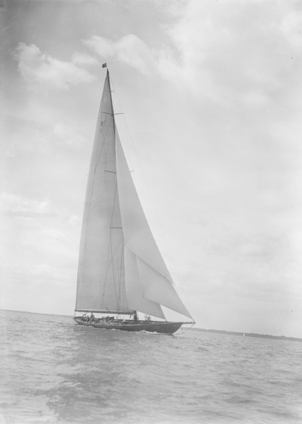 'Britannia' sails close-hauled, 1933. Creator: Kirk & Sons of Cowes.