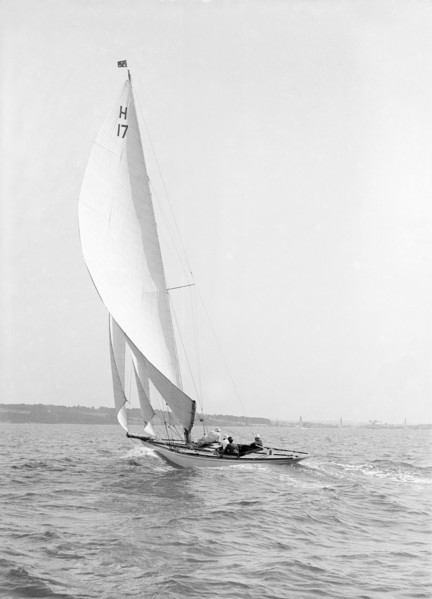 The 8 Metre 'Ierne', 1914. Creator: Kirk & Sons of Cowes.