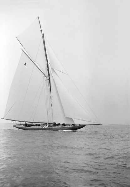 The beautiful 52 ft cutter 'Sonya' sailing close-hauled, 1913. Creator: Kirk & Sons of Cowes.