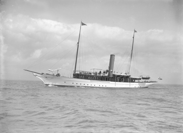 The steam yacht 'Sirocco II', 1911. Creator: Kirk & Sons of Cowes.