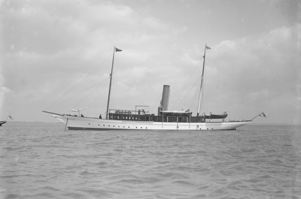 The steam yacht 'Sirocco II', 1911. Creator: Kirk & Sons of Cowes.