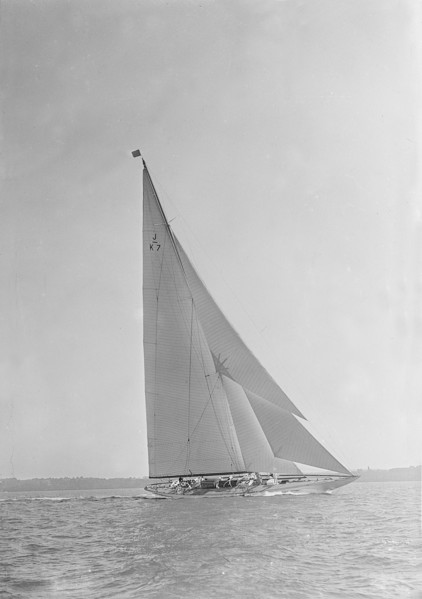 The 205 ton J-class yacht 'Velsheda' sailing close hauled, 1935.  Creator: Kirk & Sons of Cowes.