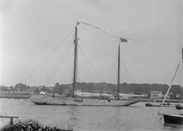 The 118 foot ketch 'Fidra' at anchor, 1922. Creator: Kirk & Sons of Cowes.