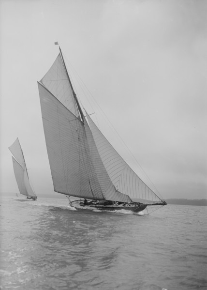 The beautiful 52 ft cutter 'Sonya' sailing close-hauled, 1913. Creator: Kirk & Sons of Cowes.