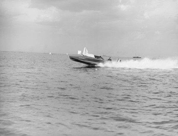The French 400 hp hydroplane 'Despujols I', 1913. Creator: Kirk & Sons of Cowes.