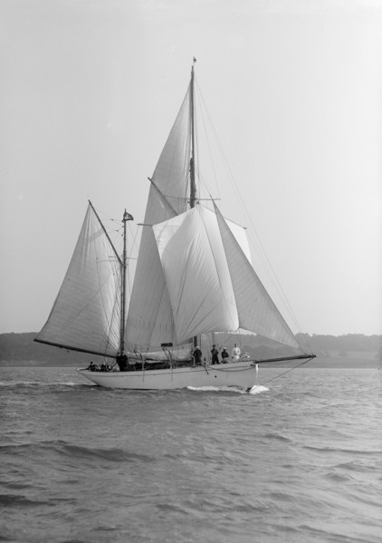The 60 ft ketch 'Linth', 1912. Creator: Kirk & Sons of Cowes.