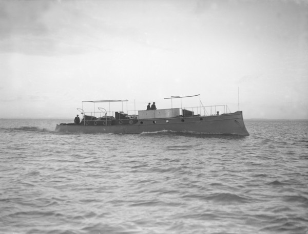 Egyptian motor launch under way, 1911. Creator: Kirk & Sons of Cowes.