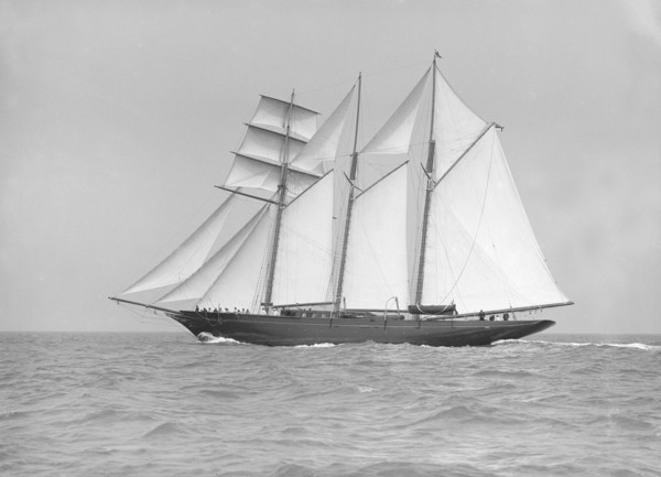 The auxiliary schooner 'La Cigale' sailing close-hauled, 1913. Creator: Kirk & Sons of Cowes.