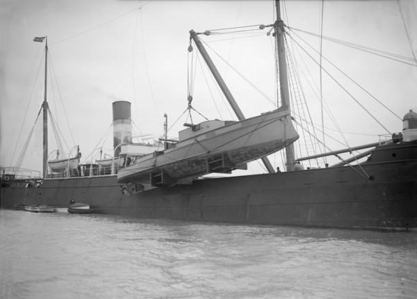 'Sabin' being shipped, 1912. Creator: Kirk & Sons of Cowes.