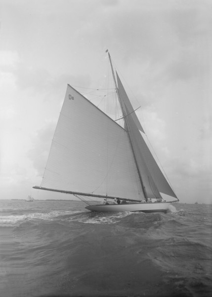The 15 Metre cutter 'Paula II' close-hauled, 1911. Creator: Kirk & Sons of Cowes.