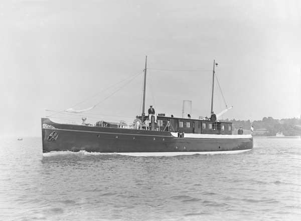 The motor yacht 'Marie' under way, 1921. Creator: Kirk & Sons of Cowes.
