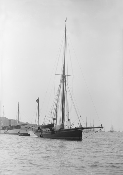 The 40 ton yawl 'Hyacinth' at anchor, 1913. Creator: Kirk & Sons of Cowes.