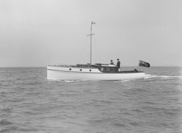 Motor yacht 'Stella Maris' under way, 1914. Creator: Kirk & Sons of Cowes.