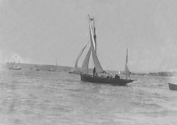 Ketch under sail. Creator: Kirk & Sons of Cowes.