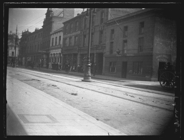 Castle Street, Cardiff, The Old Globe Inn. c1902 Creator: William Booth.