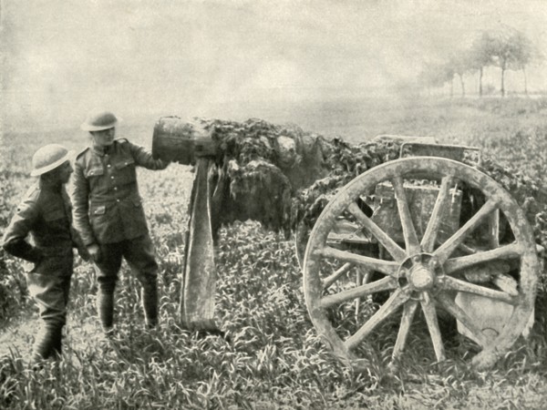 British Dummy Gun in Field to Attract the Fire of the Germans', (1919).