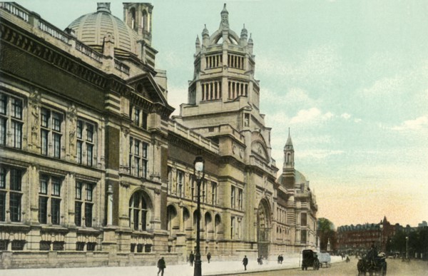 The Victoria and Albert Museum', c1900s.