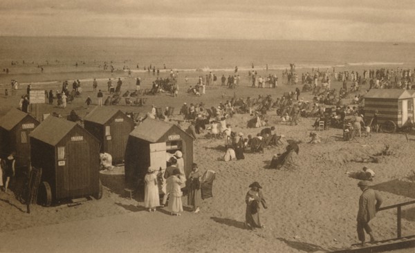 L'Heure des Bains', (Bathing Time), c1900.