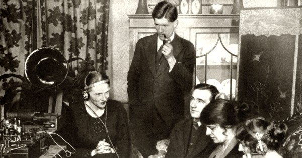 A family listening to the results of the general election of 1923,-1935