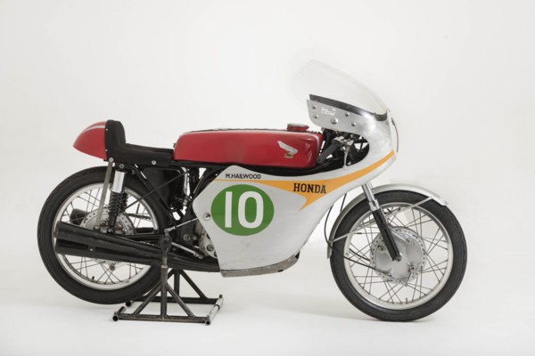 1961 Honda RC162, Mike Hailwood. Creator: Unknown.