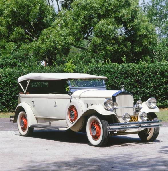 1932 Pierce Arrow S4. Creator: Unknown.