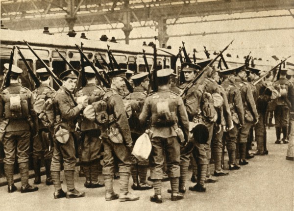 'Territorials from Summer Camp - Terriers entraining at Waterloo', 1914-1918, (1933).  Creator: Unknown.