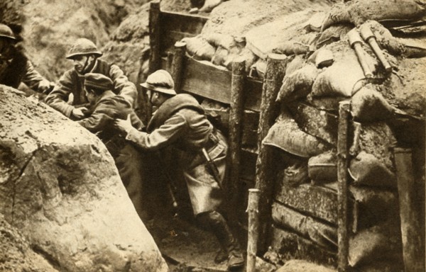 French soldiers raiding a German trench, First World War, 1914-1918, (1933).  Creator: Unknown.