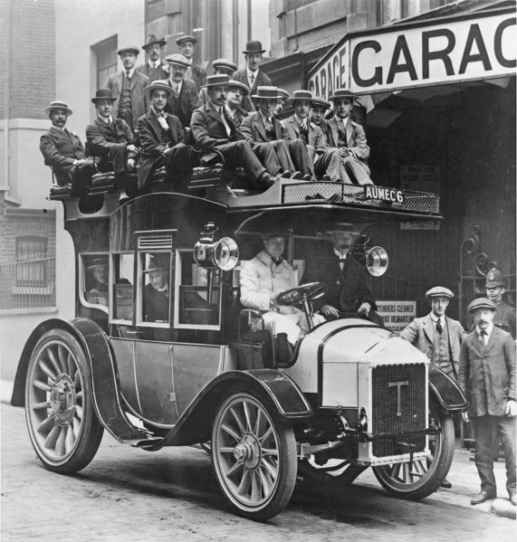 1913 Thames coach. Creator: Unknown.