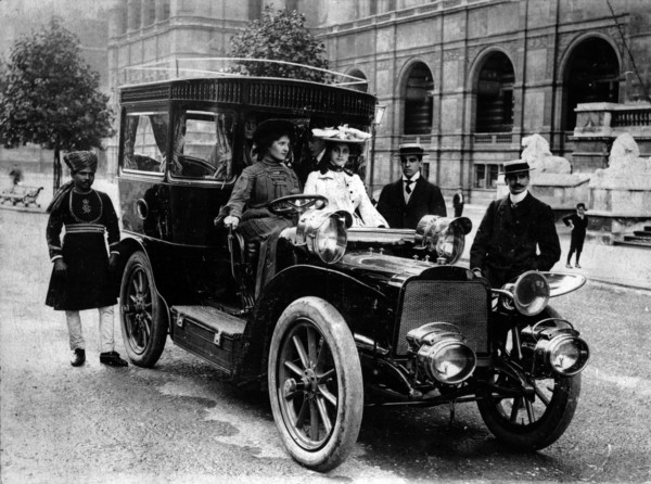 1903 Mors Pullman owned by Marquis of Anglesey. Creator: Unknown.
