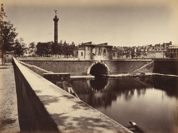 Barracks Post, Place de la Bastille; Canal Tunnel and July Column, 1871.