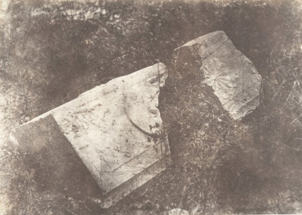 Jérusalem, Tombeau des rois de Juda, Fragments d'un sarcophage, 1854.