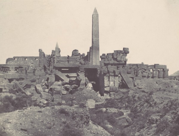 Thebes. Palais de Karnak. Sanctuaire de granit et salle Hypostyle, 1850.