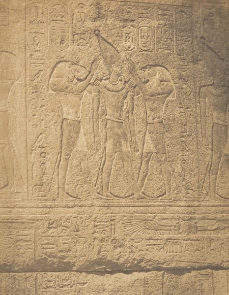 Sculptures extérieures du Santuaire de granit du palais de Karnac (Sacre de Philippe-Aridée par les Dieux Thot et Hor-hat), 1849-50.