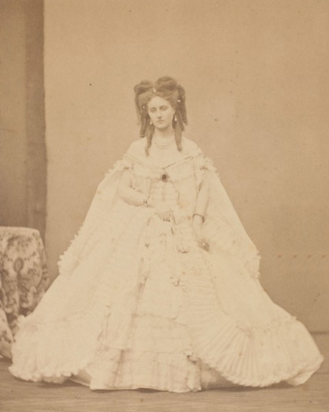 Le peignoir plissé, 1860s.