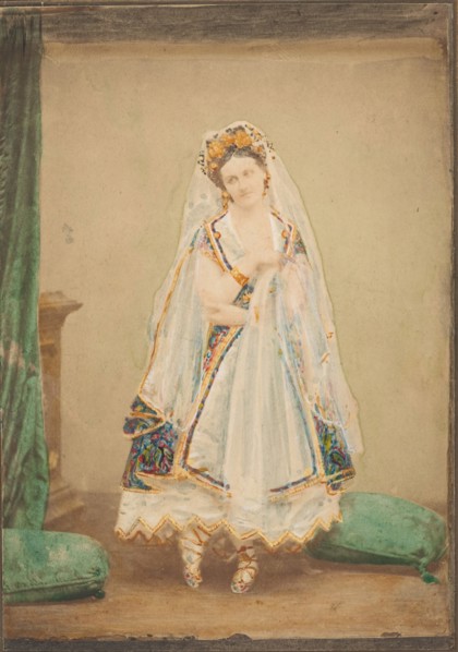 [La Comtesse in robe de piqué or as Judith (?)], 1860s.