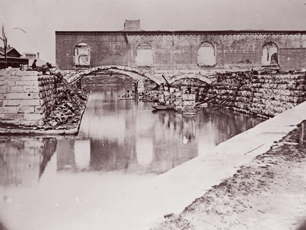 Ruins near Canal Basin, Richmond, 1865. Formerly attributed to Mathew B. Brady.