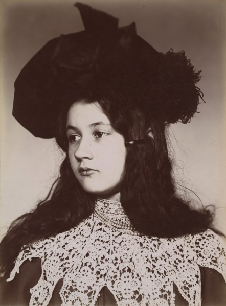 Denise Zola, ca. 1900.
