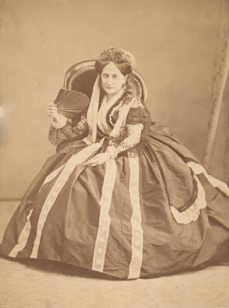 [La Comtesse Seated with Fan], 1860s.