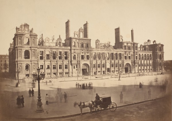 [The Hötel de Ville after the Commune], 1871.