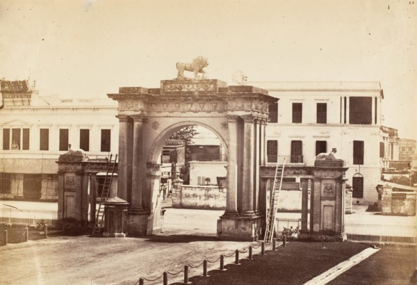 [N.E. Gate of Government House, Calcutta], 1858-61.