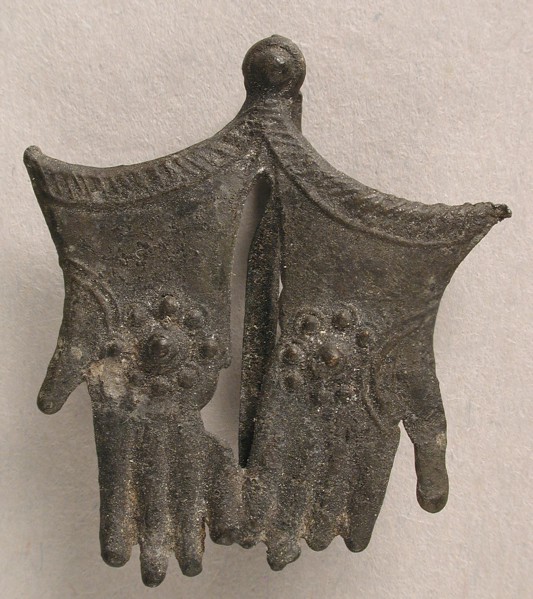 Pilgrim's Badge with Becket's Gloves, British, 15th century.