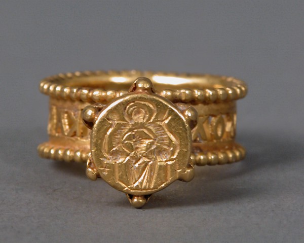 Gold Signet Ring with Virgin and Child, Byzantine, 6th-7th century.
