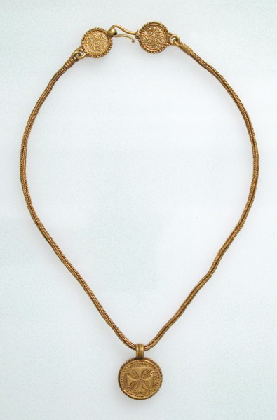 Gold Necklace with Pendant Cross, Byzantine, 6th-7th century.