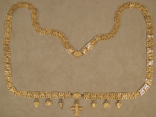 Gold Necklace with Cross, Byzantine, 6th century.