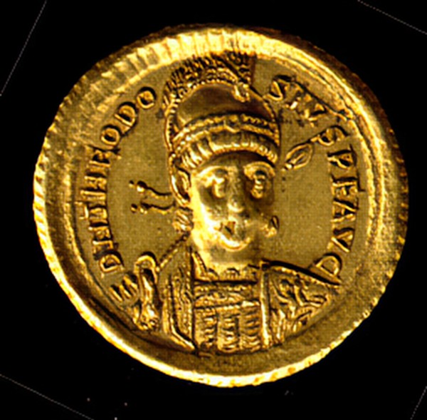Gold Solidus of Theodosius II (408-50), Byzantine, 408-450.