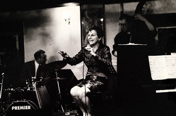 Marlene VerPlanck, Watermill Jazz Club, Dorking, Surrey, Mar 2001.