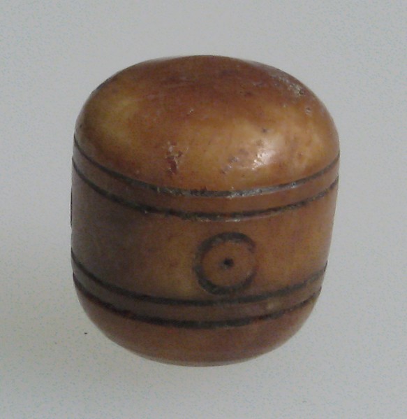 Knob, Coptic, 4th century.