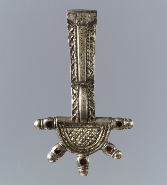 Bow Brooch, Frankish, first half 6th century.
